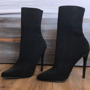 Steve Madden Pointed toe sock stiletto boot